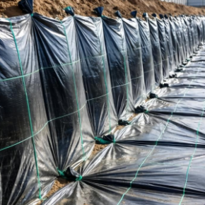 工业有毒废物填埋场土工膜该如何选才能筑牢防渗防线？