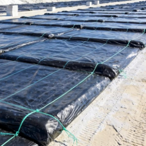 磷石膏砖厂原料场土工膜该如何选择与铺设？