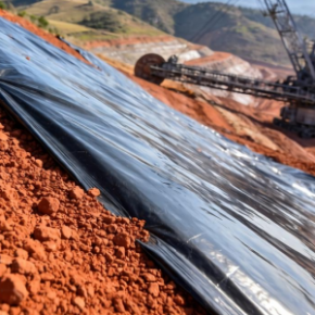 赤泥循环材料如何与土工膜技术结合利用