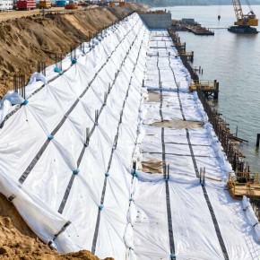 白色土工膜在工程中如何发挥防渗作用