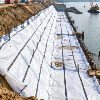 白色土工膜在工程中如何发挥防渗作用