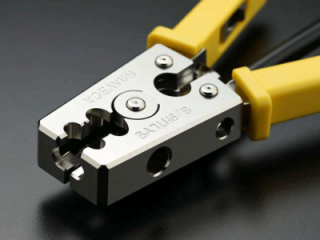 小批量CNC加工尼龙电缆夹