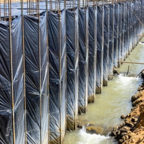 垂直心墙土工膜性能如何 防渗加固选它靠谱吗