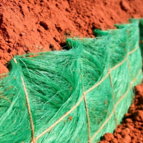 赤泥绿色材料土工膜如何实现环保工程应用