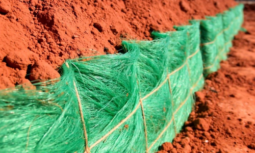 赤泥绿色材料土工膜如何实现环保工程应用