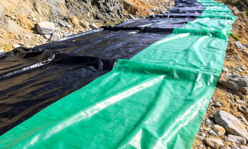 黑绿双色土工膜有哪些优势 适用哪些工程场景