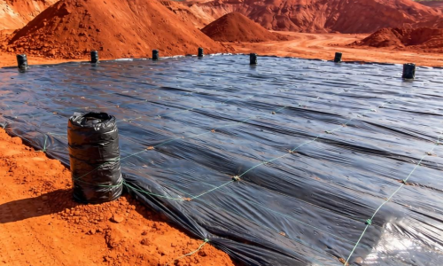 赤泥水泥原料场土工膜该如何选型与铺设？
