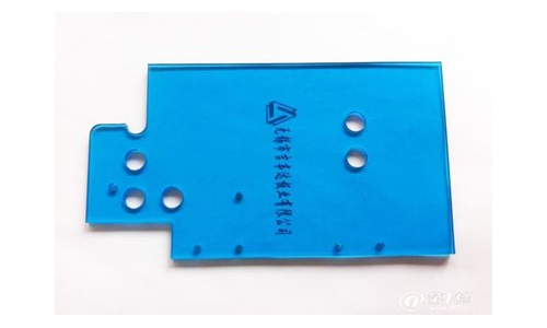 小批量CNC加工聚碳酸酯安全护罩